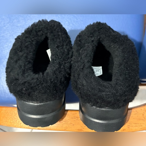 NWOT UGG Pure women’s gray suede hearts & red stitching/black wool shoes, Size 7 - Picture 10 of 16